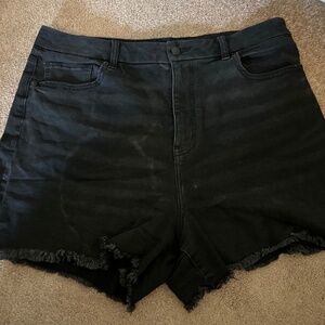 American Eagle Black Curvy Mom Short